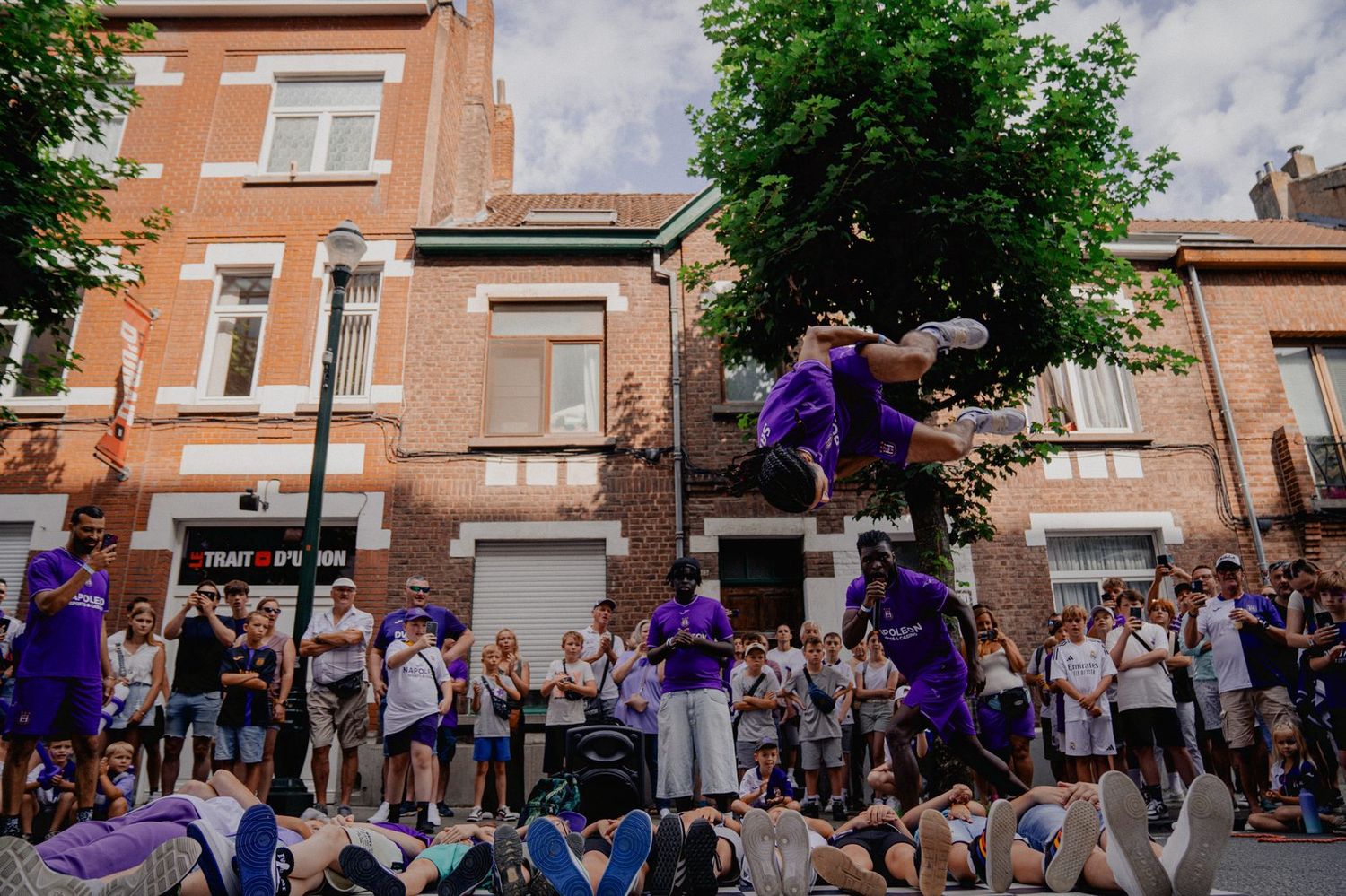 Show acrobatique Street OG — salto au-dessus du public